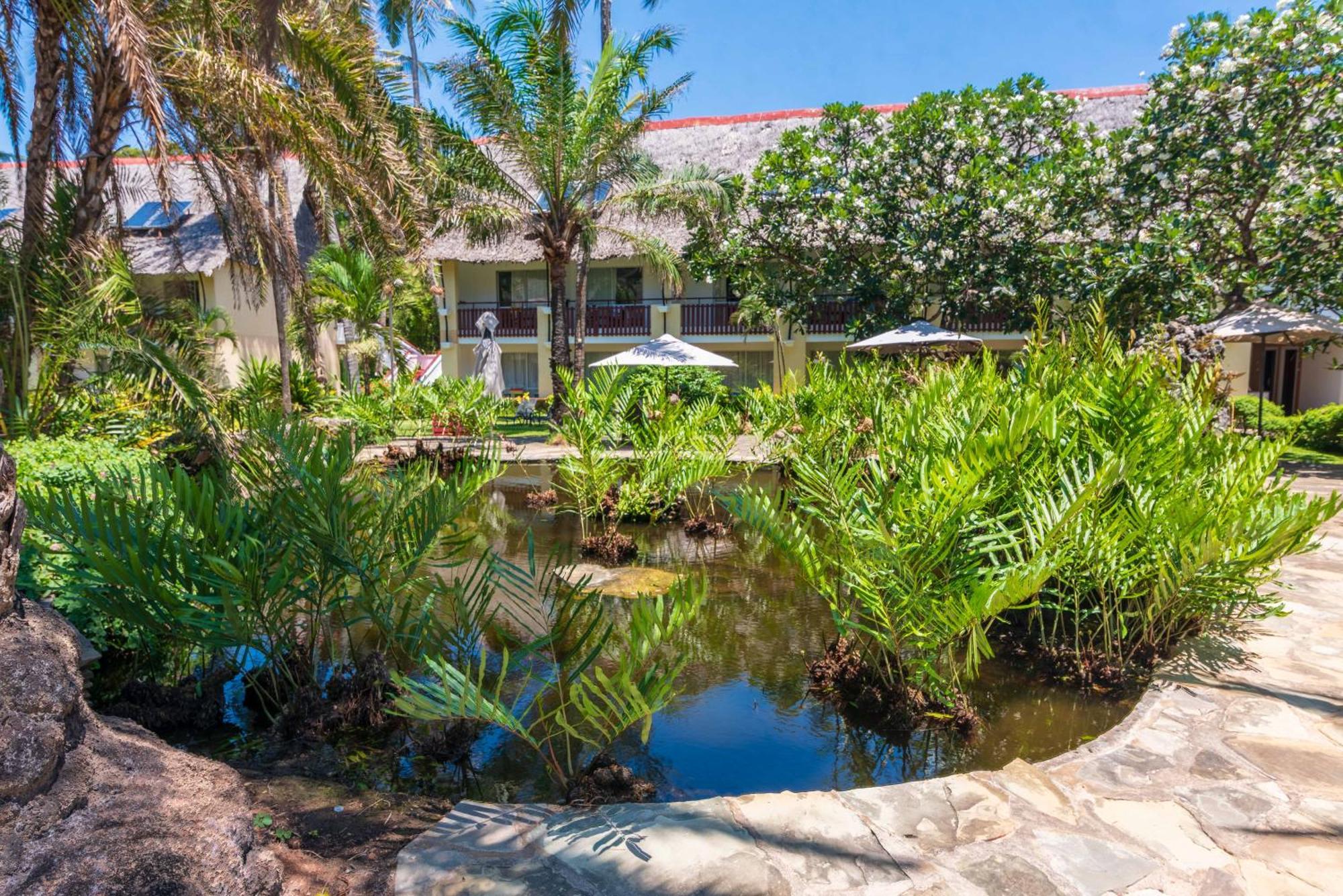 Bahari Beach Hotel Mombasa Dış mekan fotoğraf