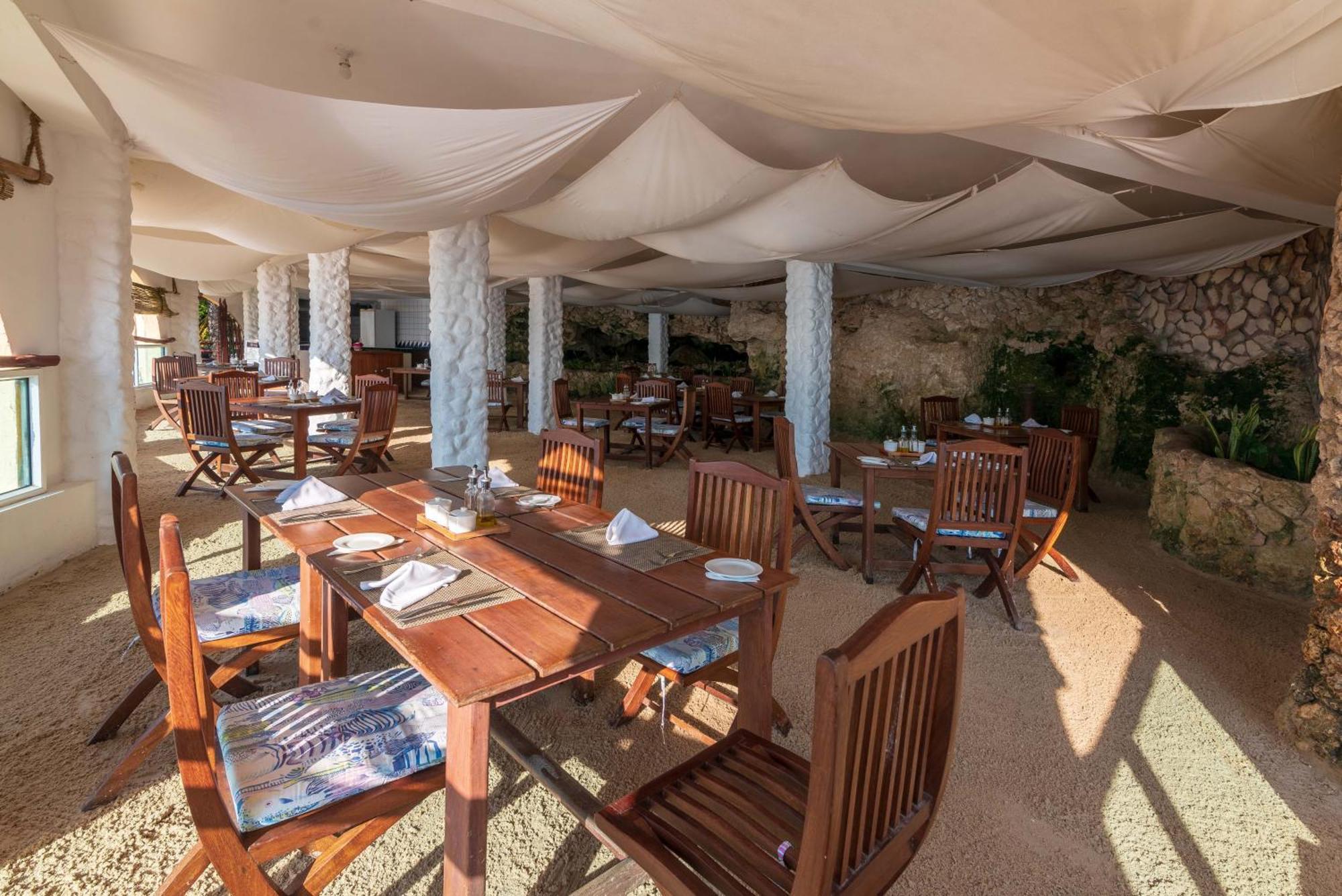 Bahari Beach Hotel Mombasa Dış mekan fotoğraf