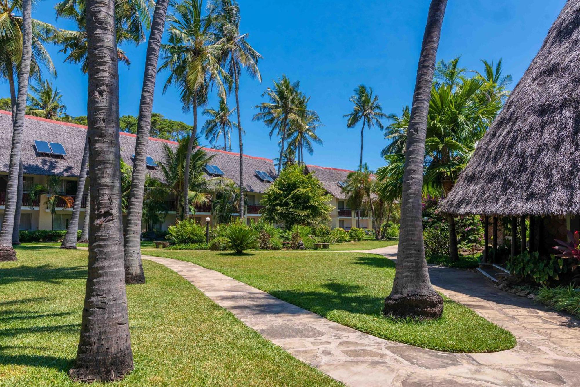 Bahari Beach Hotel Mombasa Dış mekan fotoğraf