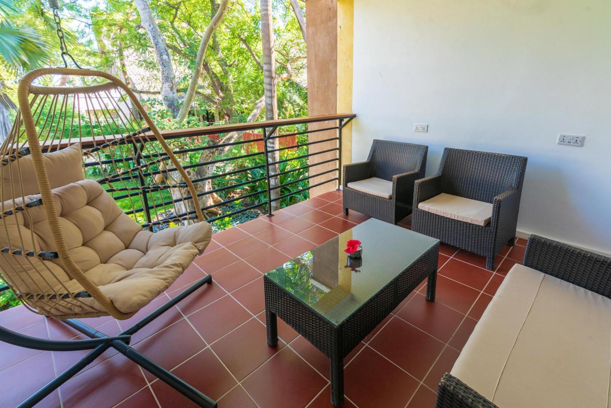 Bahari Beach Hotel Mombasa Dış mekan fotoğraf